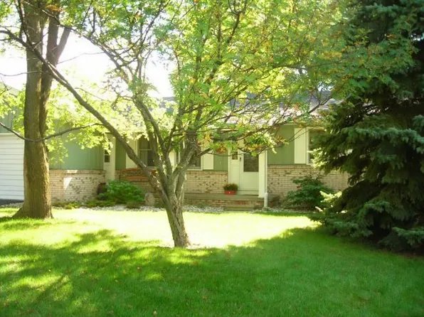 1635 W Howell Rd, Mason, MI 48854