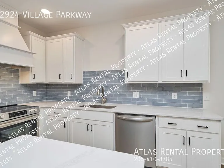 22924 Village Pkwy — Photo 17
