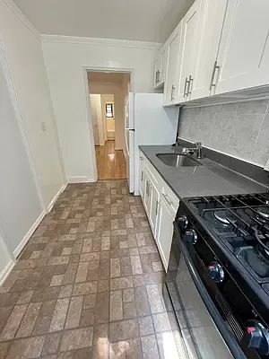 3rd image of 118-60 Metro Ave #4