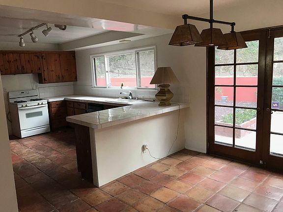 3rd image of 3417 Camino De La Cumbre