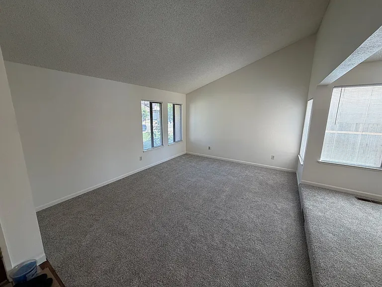 872 Shellwood Way — Photo 3