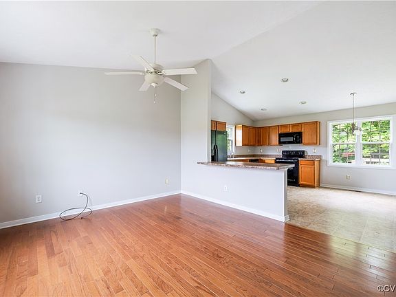 3rd image of 2518 Parrish St