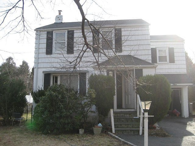 1st image of 175 Queens Ave
