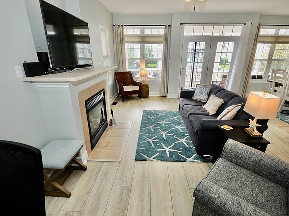 3rd image of 444 Asbury Ave APT 1