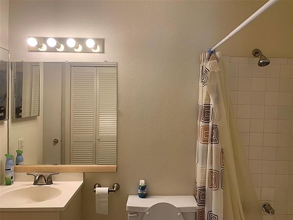 3rd image of 10075 Westpark Dr APT 43