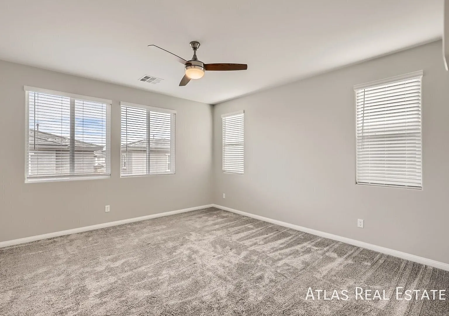 Beautiful Two-Story Home With 3-Bedrooms In Henderson Cadence Community! — Photo 3