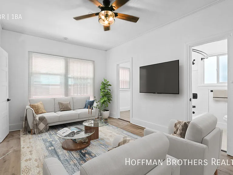 1344 W 4th St #7 — Photo 1