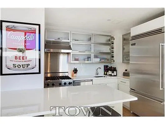 Rented by Town Residential | media 9