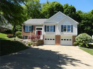 1010 Woodridge Dr, Canonsburg, PA