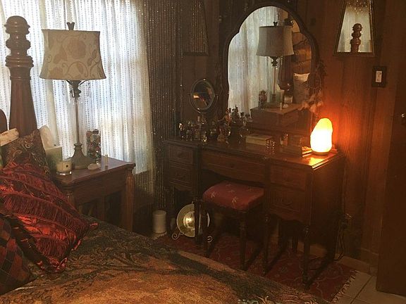 Bedroom Right Side View