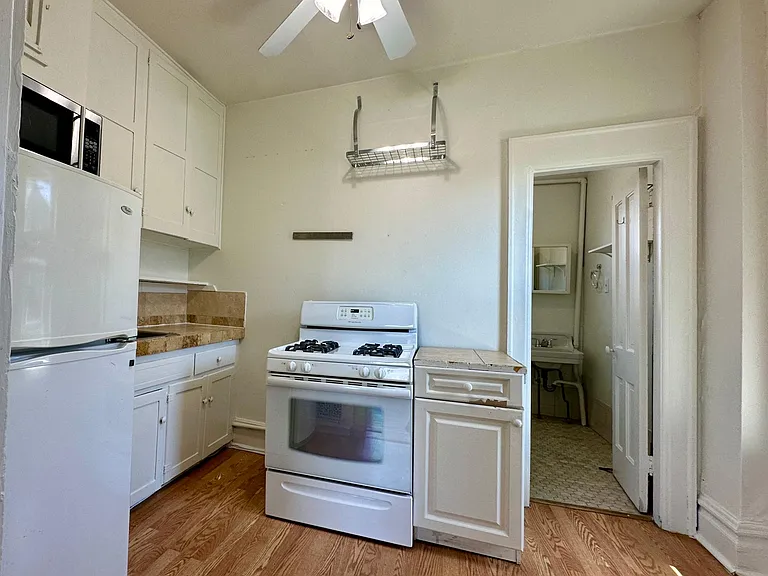 1638 N High St #3 — Photo 7