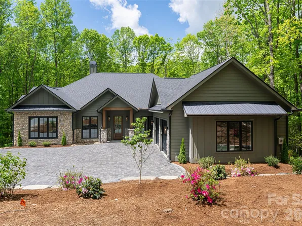 99 Little Cherokee Rdg, Hendersonville, NC 28739