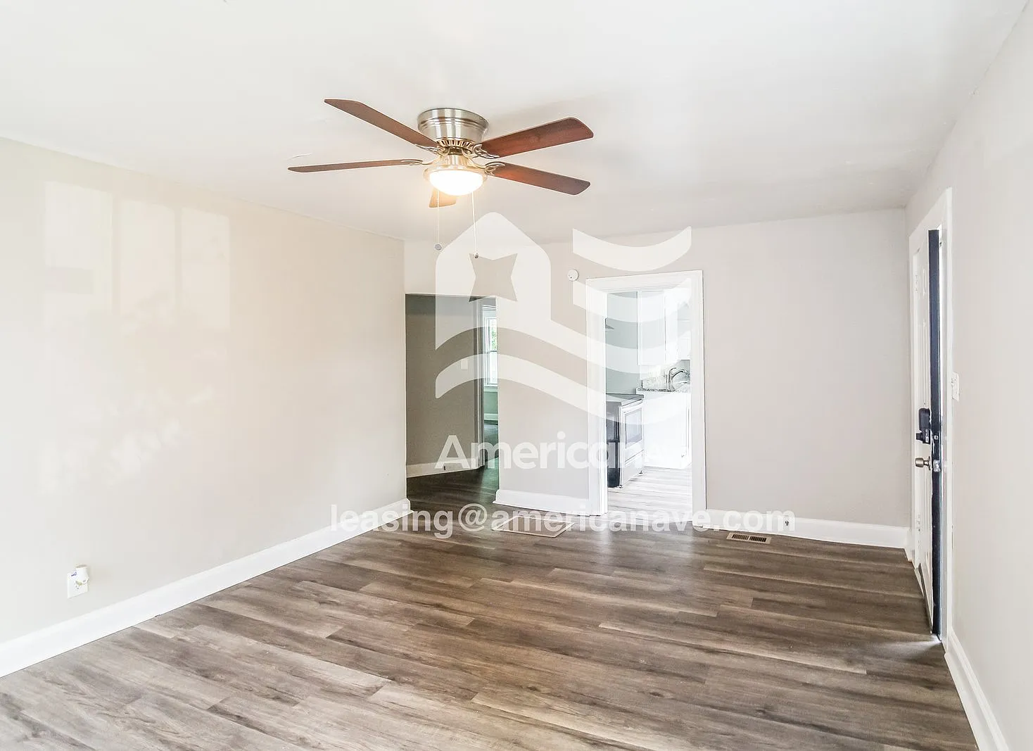 2 bed, 1.0 bath, 838 sqft, $722 — Photo 2
