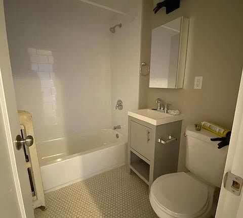 4th image of 1717 E Beverly Rd #3