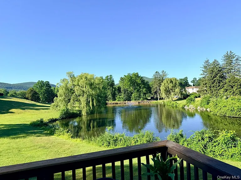4 Loudon Dr #7 — Photo 13