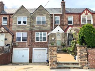 7246 Calamus Ave, Flushing, NY