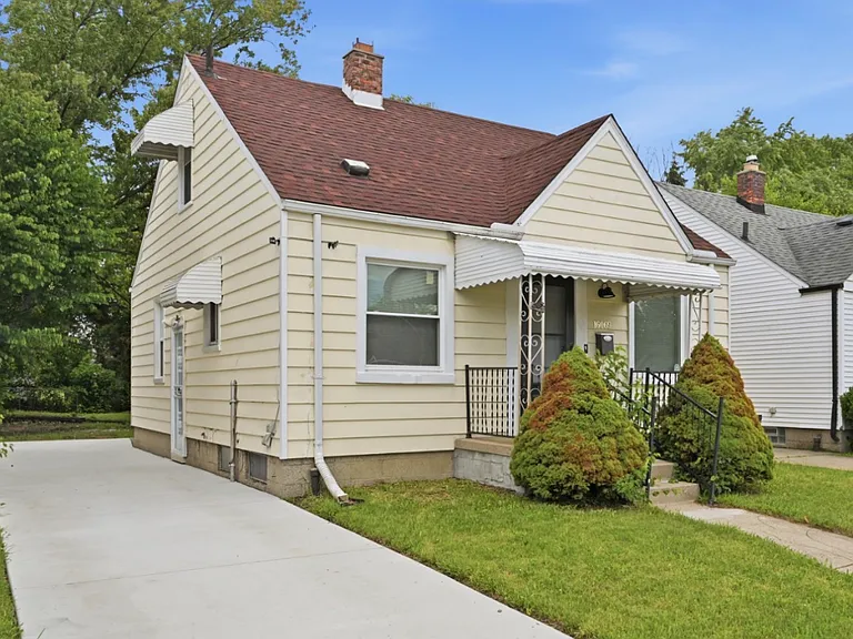 16069 Fairmount Dr — Photo 1