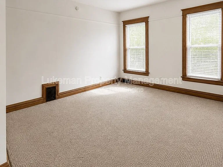1104 Washington Ave #2 — Photo 4