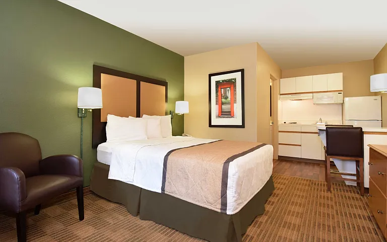 Studio Suite - 1 Queen Bed