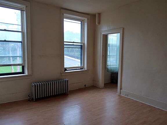 4th image of 36 Water St #2