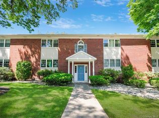80 Bon Aire Cir #R12, Suffern, NY 10901