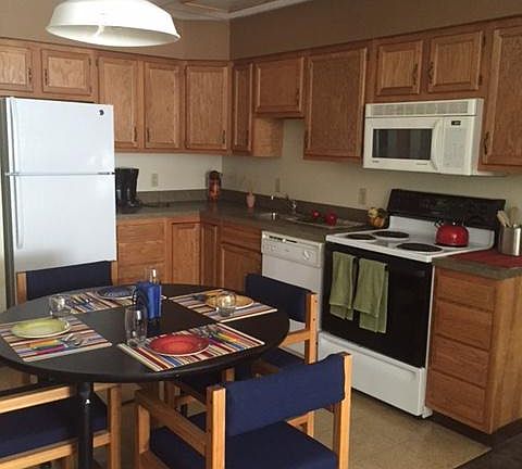 Eat-in kitchen (Furniture not included)