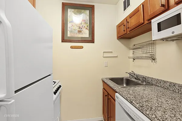 Sold by Corcoran | media 3