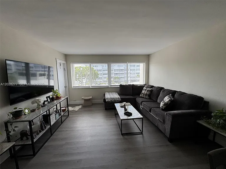 330 SE 2nd St #303H — Photo 1