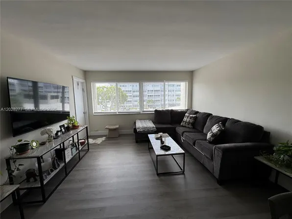 330 SE 2nd St APT 303H, Hallandale, FL 33009