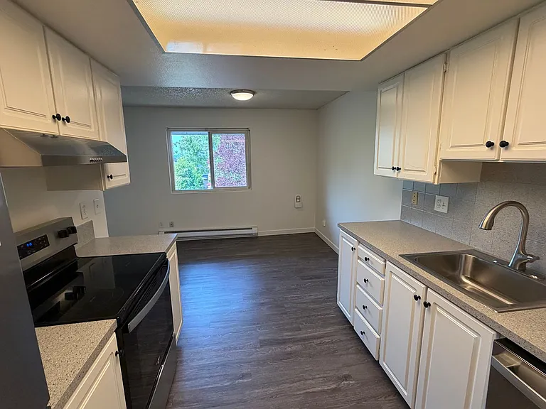 1212 Market St — Photo 13