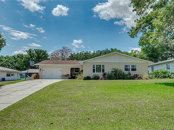 2nd image of 2827 Christie Ln
