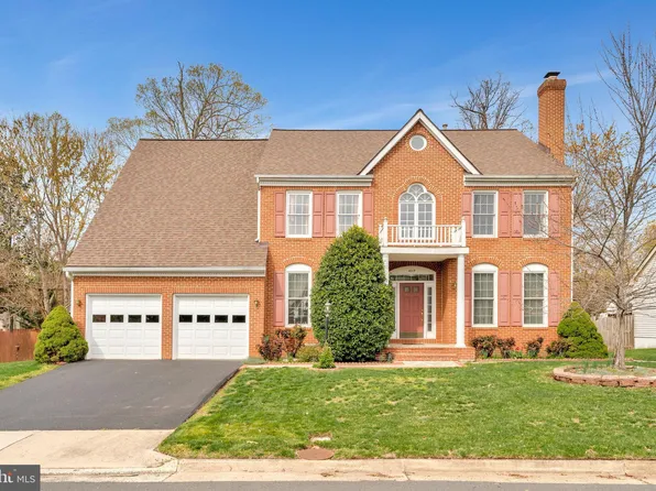 4717 Rippling Pond Dr, Fairfax, VA 22033