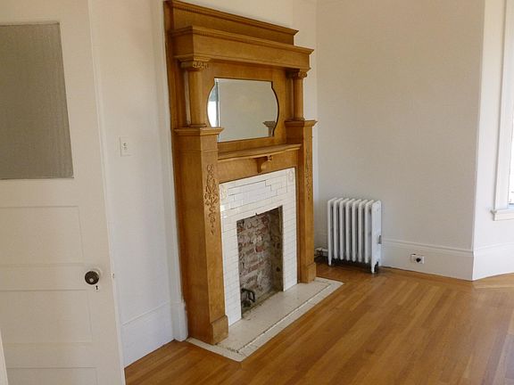 5th image of 154 Cole St #9