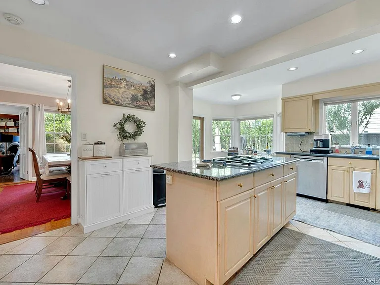 29 Deerfield Ave — Photo 11