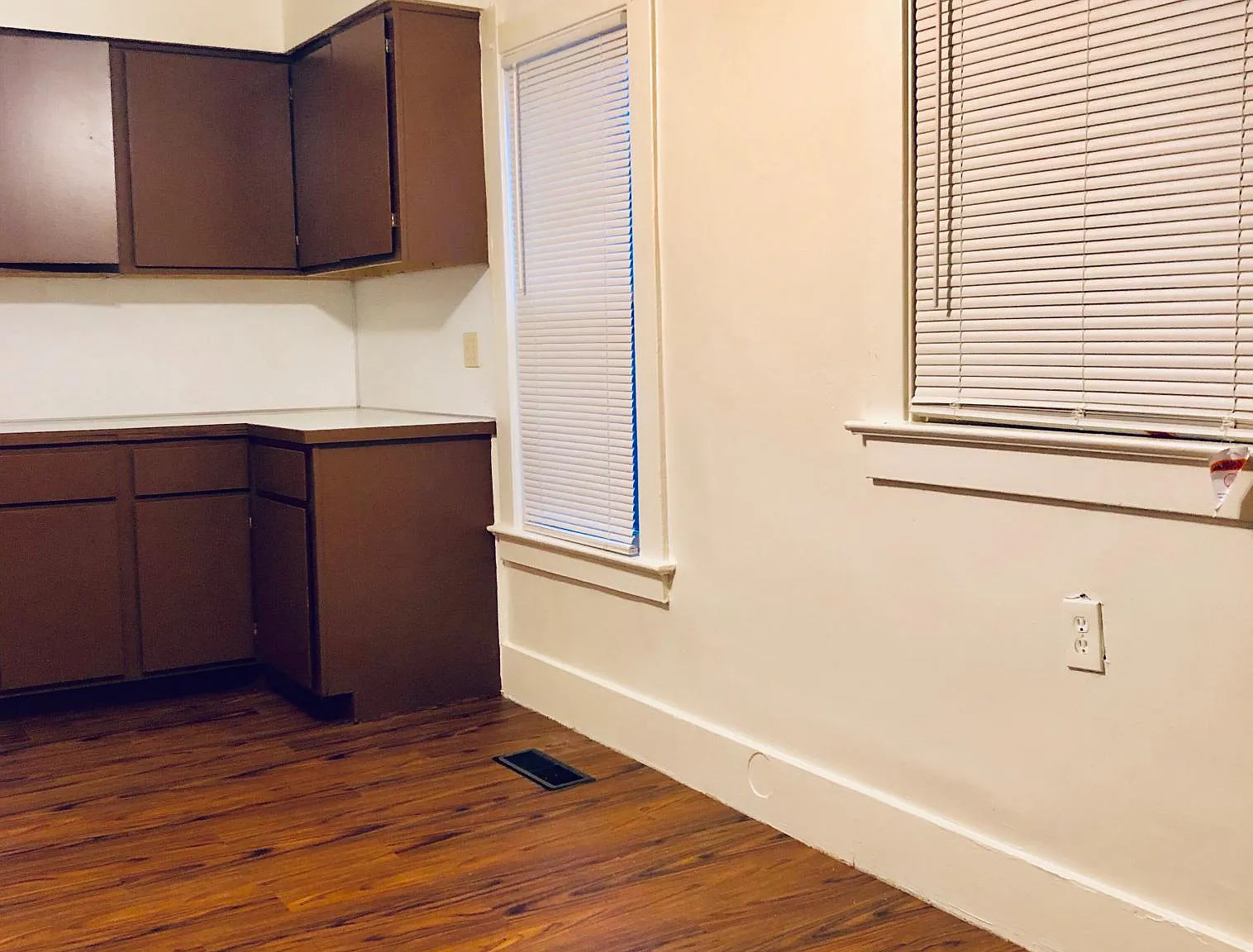 2 bed, 950 sqft, $1,075 — Photo 4