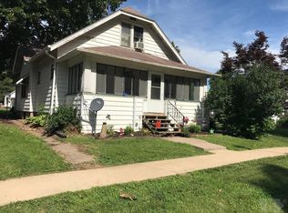 1215 N 6th St, Burlington, IA 52601