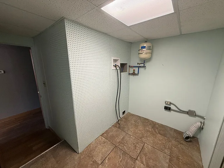 900 N St #B — Photo 15
