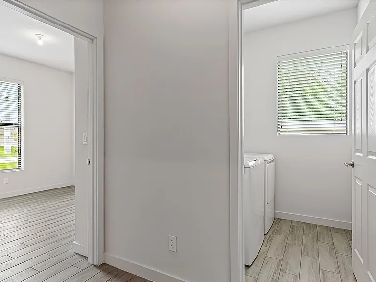 7704 Pacific Ave — Photo 23