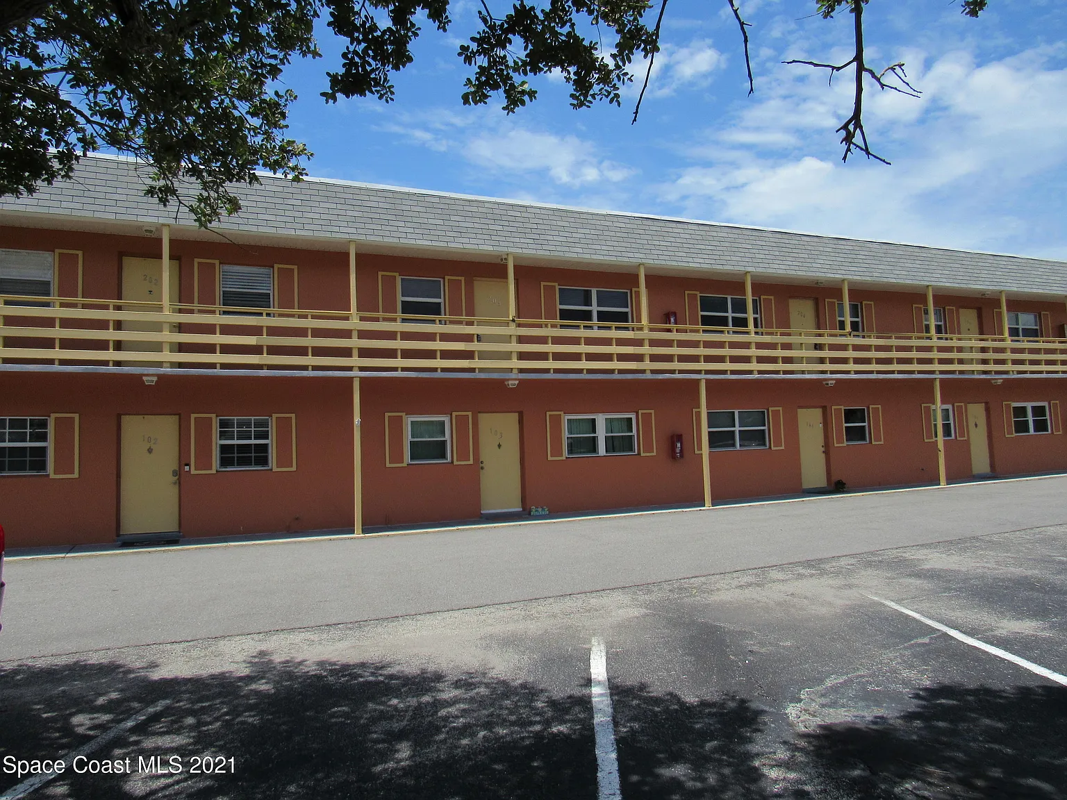 2 bed, 2.0 bath, 963 sqft, $1,500 — Photo 1