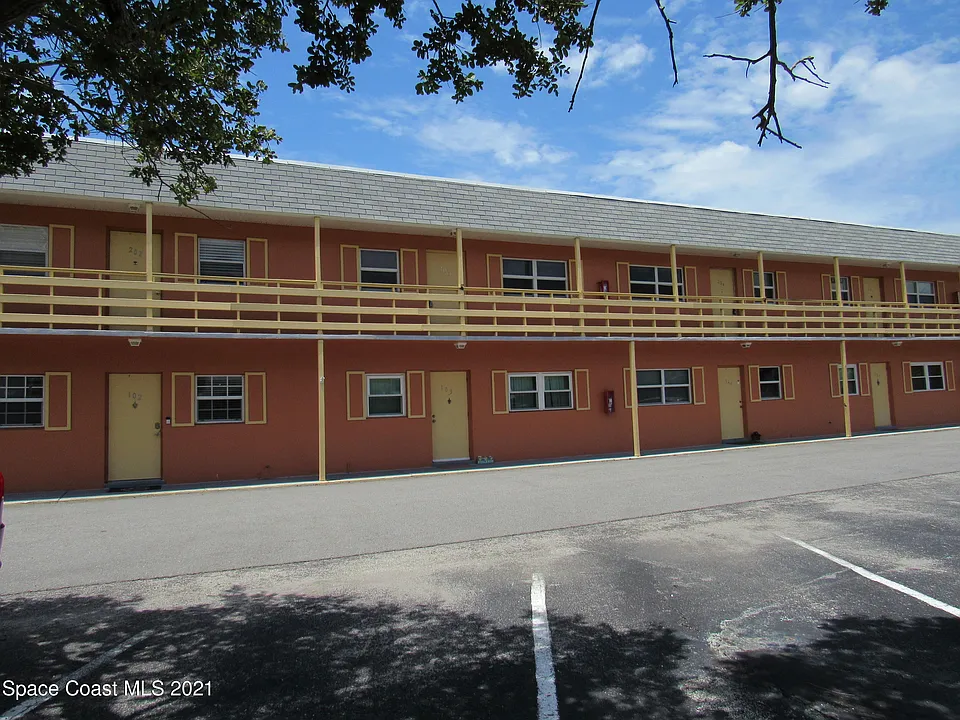 400 Catalina Rd #203