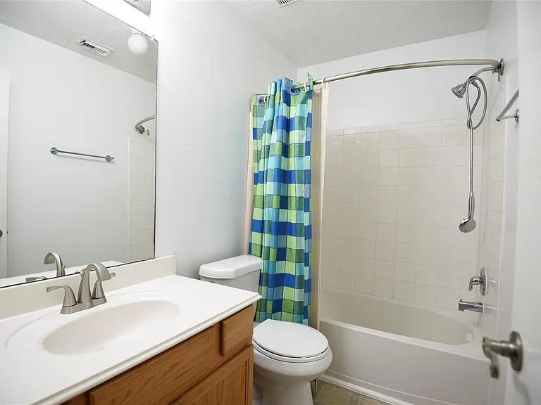 1008 Andrews St — Photo 9