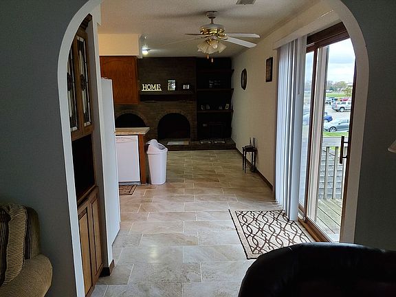 2nd image of 225 S Ridge Dr