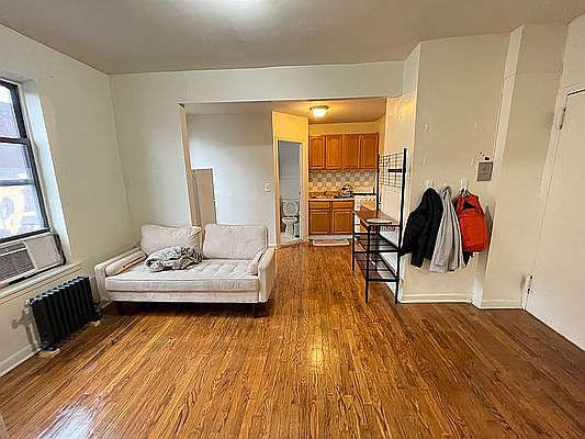 1st image of 205 Allen St APT 28