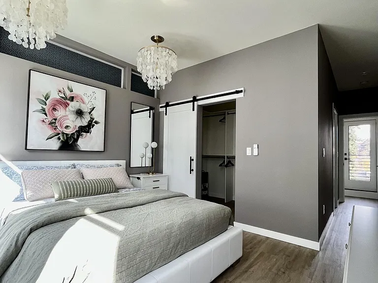 Award-winning Organic Natural Latex Hybrid Mattress - Queen bed