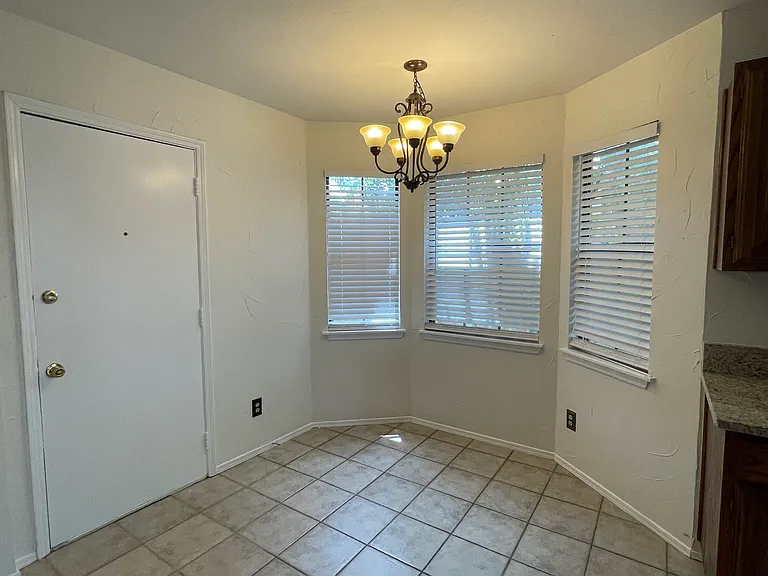 4400 Odessa Dr — Photo 10