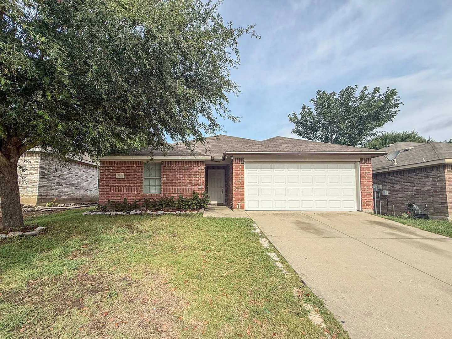 4 bedroom home ready for immediate move in! — Photo 1