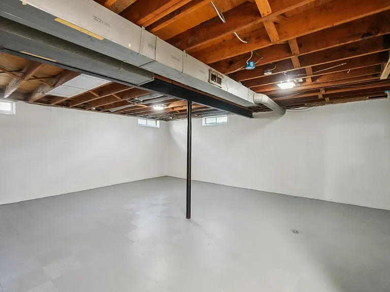 Taylor Gardens Apartments — Photo 19