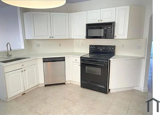 8784 SW 213th Ln — Photo 9