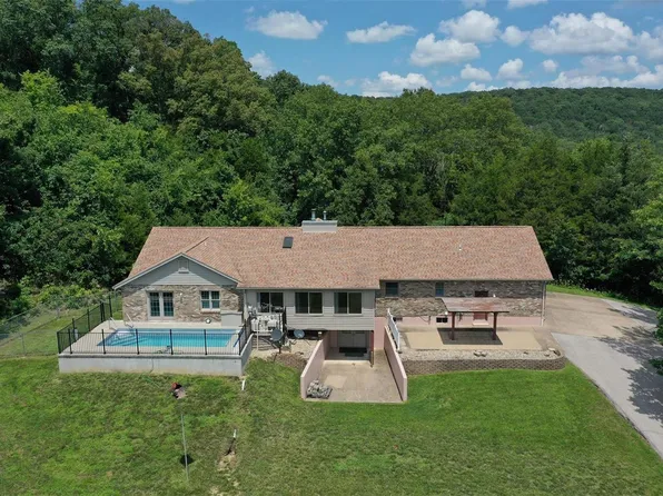 1248 Black Forest Dr W, Hermann, MO 65041