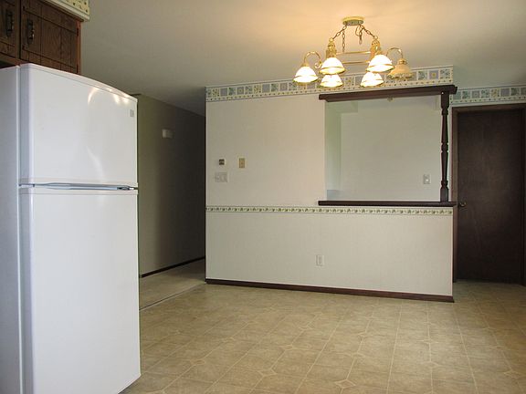 4th image of 1402 Center Ave